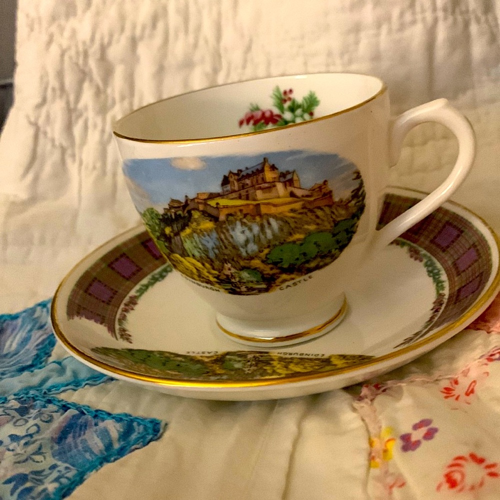 Duchess bone china/ Edinburgh Castle/ McDonald Clan